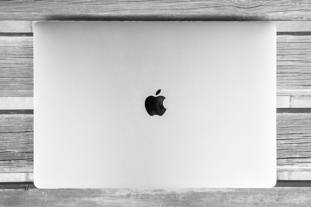 macbook, mbp, apple-2257432.jpg